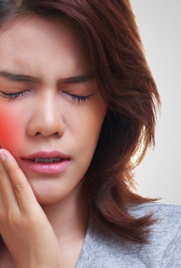 اسباب الاصابة بالاسنان الحساسة وكيفية الوقاية منها