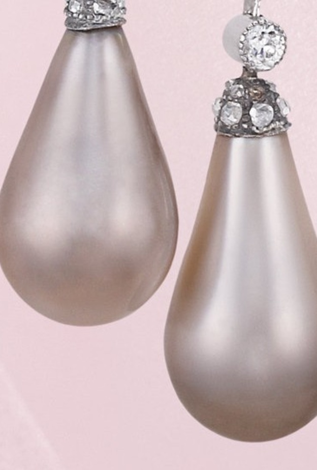 بيع لآلئ الإمبراطورة أوجيني في مزاد دويل نيويورك