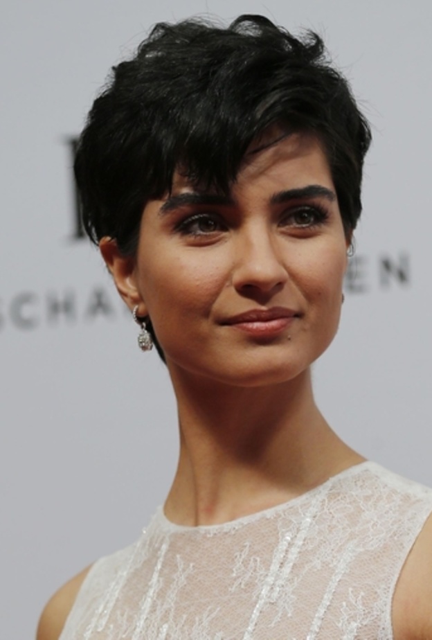 نورغول يشلشاي بطلة مسلسل حطام