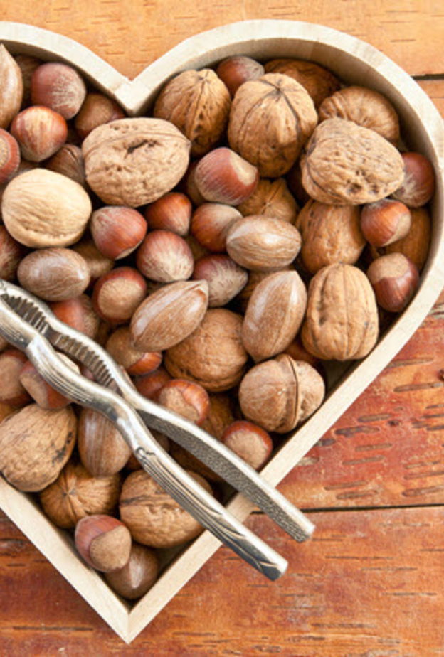 المكسرات من افضل الاطعمة لتعزيز صحة القلب