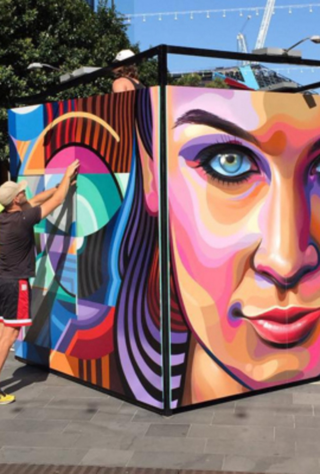 عرض مشوّق للفن والأضواء في جميرا بيتش ريزدنس بدبي