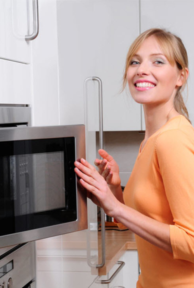 نصائح فعالة للحفاظ على نظافة وتعقيم الميكروويف 