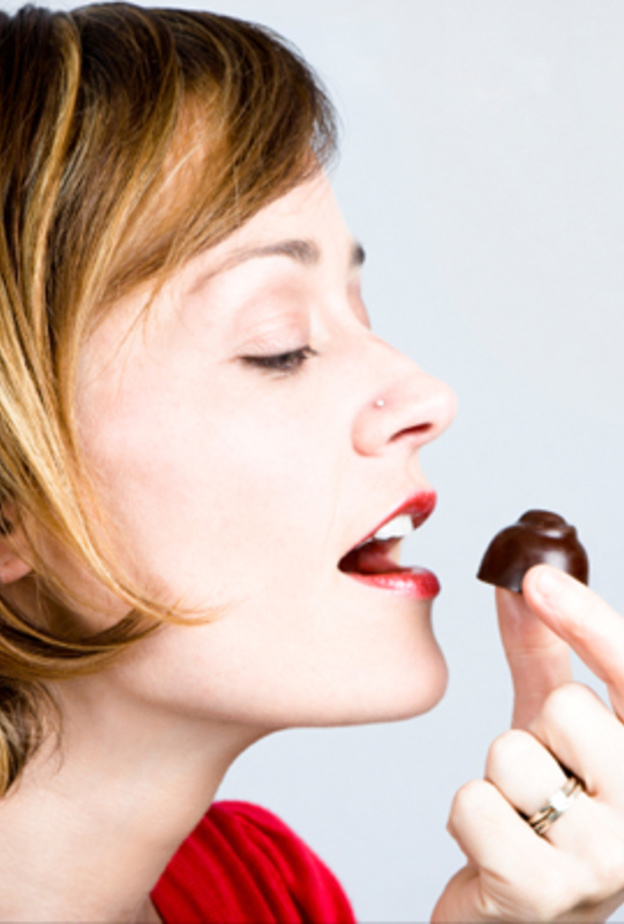 قطعة من الشوكولاته يوميا تؤمن لك حماية من الشيخوخة