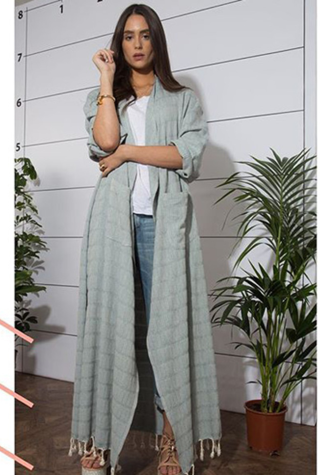 تألقي بعبايات انيقة من مصممات قطريات 