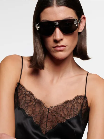 نظارات شمسية أفياتور مُرصّعة بالكريستال من Dolce&Gabbana