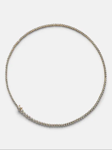 قلادة Collier de Tennis Classique من الذهب عيار 18 قيراطاً مرصعة بالألماس