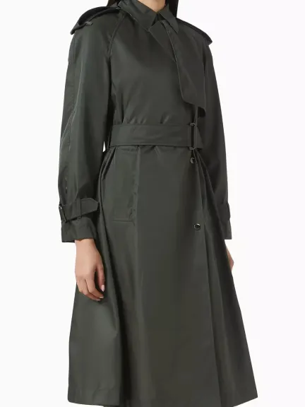 معطف مناسب للخريف من Burberry