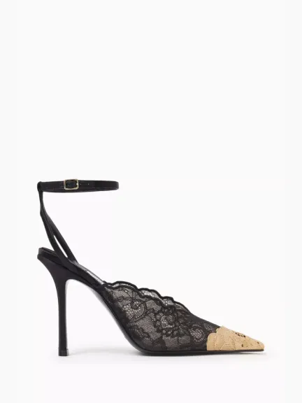 حذاء مدبب بتصميم مميز من Jimmy Choo