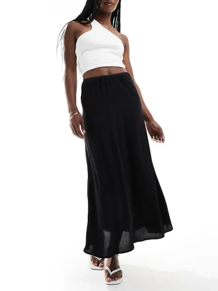 تنورة انسيابية سوداء من Vero Moda