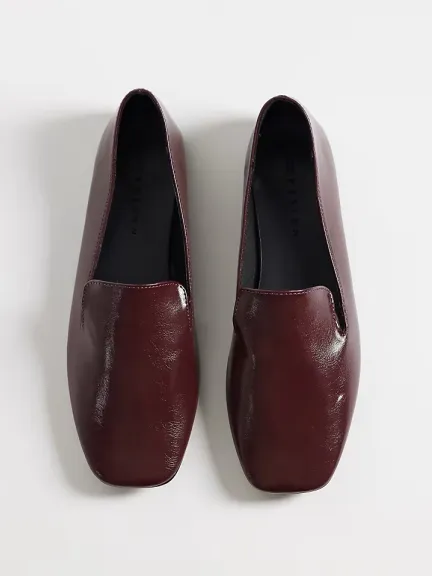 حذاء باللون العنابي من ASOS DESIGN