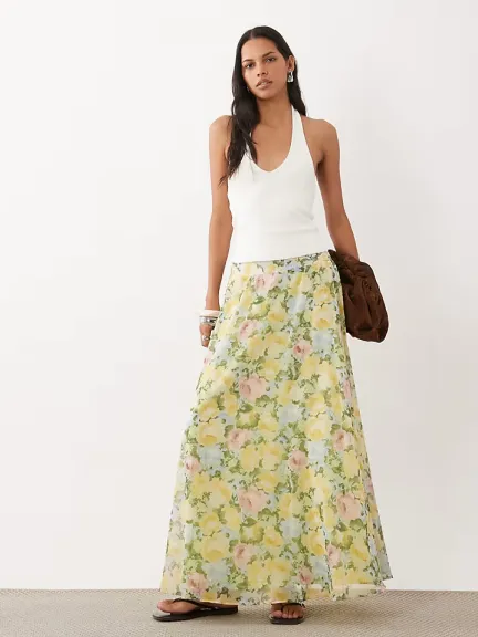 تنورة بطبعة الزهور من Miss Selfridge