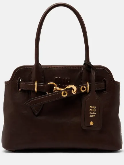 حقيبة كتف من الجلد Aventure Small من Miu Miu	
