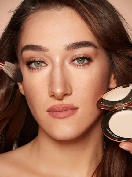 بودرة Airbrush Flawless Finish من شارلوت تيلبوري	