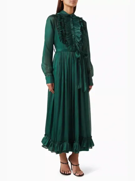 فستان باللون الأخضر الغني مزين بالكشكش من سربيل