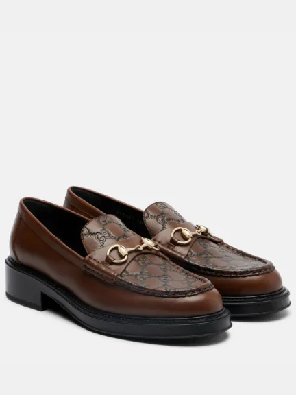 Loafer باللون البني من Gucci