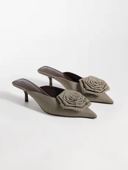 حذاء Mule بكعب قصير من ASOS DESIGN