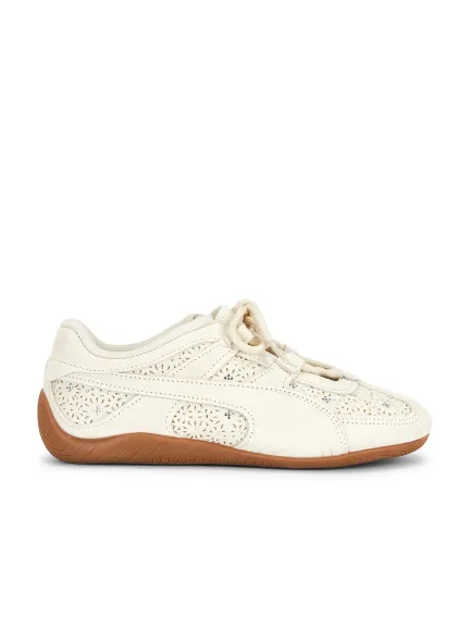 حذاء بزخارف من Puma