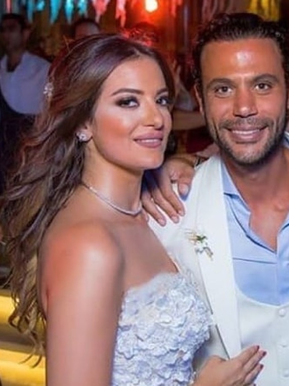 النجم المصري محمد عادل إمام يمر عيد ميلاده الـ 34 مميزا حيث يحتفل فيه يوم 16 سبتمبر الجاري برفقة زوجته نوران طلعت التي تزوجها قبل أيام مودعا عزوبيته.