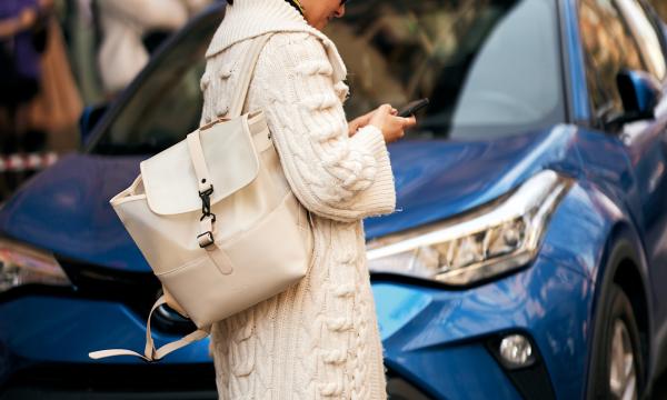 حقيبة الظهر الـBackpack تتصدر صيحات الموضة لعام 2026.. تصاميم لافتة بالصور!