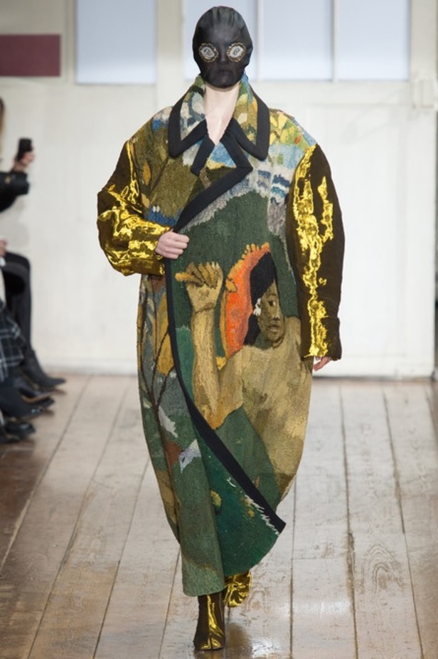 مزيج من الأقمشة الغريبة في مجموعة Maison Martin Margiela