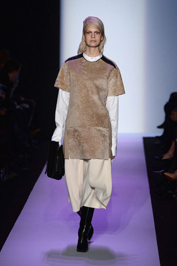 BCBGMAXAZRIA: أناقة عملية وبساطة راقية