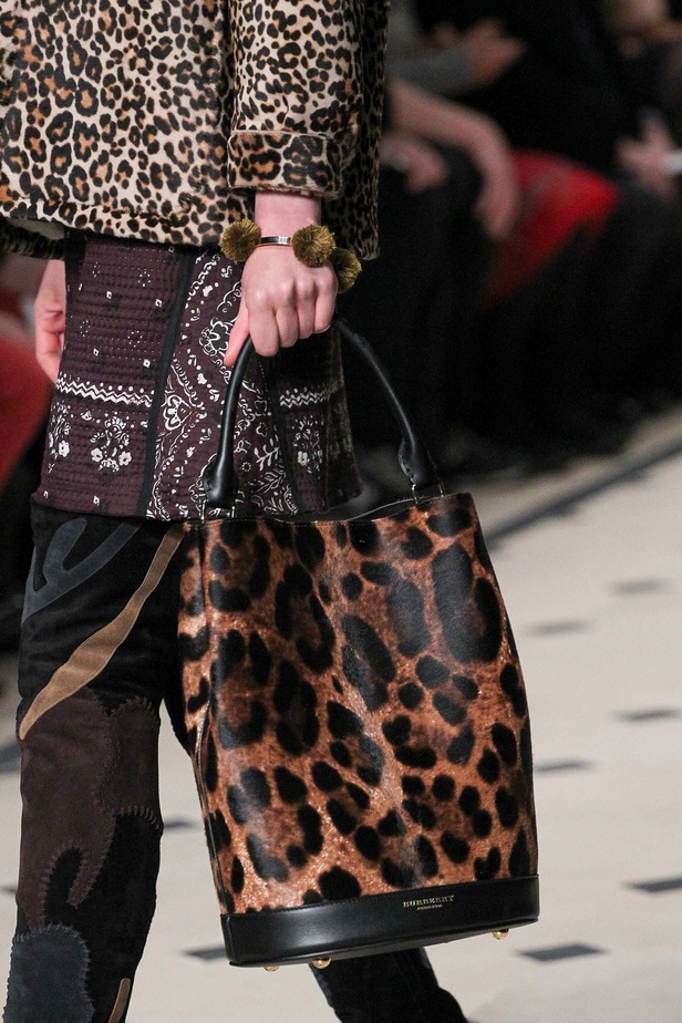 حرفة عالية وألوان رائعة لدى Burberry Prorsum