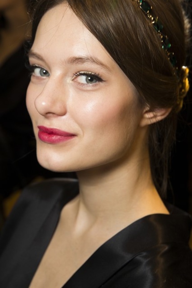 عندما تُكرّم دار Dolce & Gabbana الأم.. والعائلة!