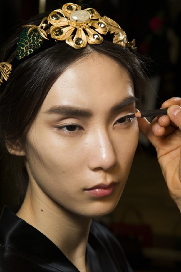 عندما تُكرّم دار Dolce & Gabbana الأم.. والعائلة!