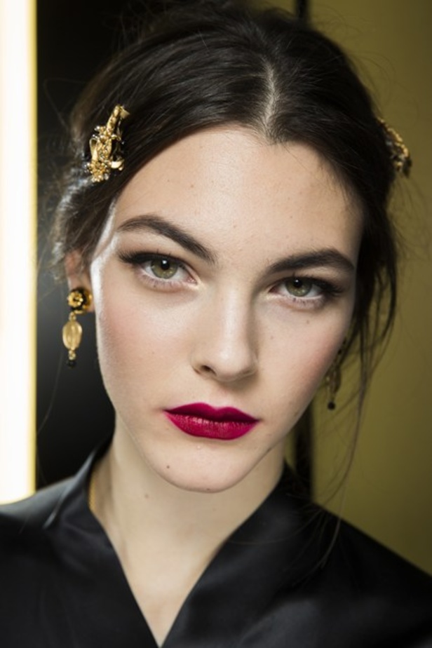 عندما تُكرّم دار Dolce & Gabbana الأم.. والعائلة!