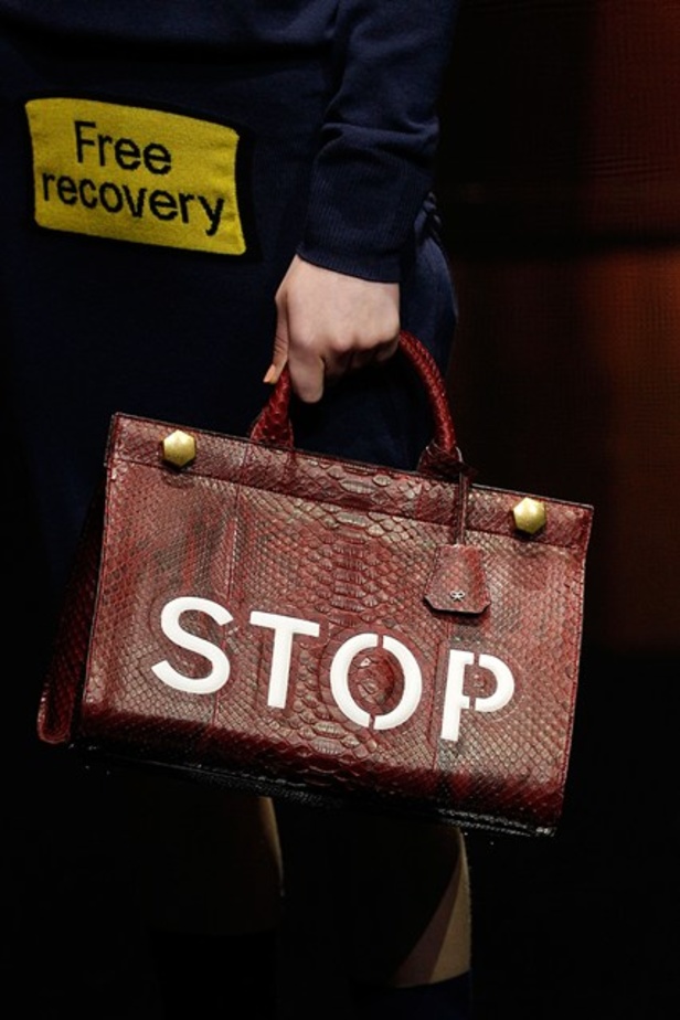 مجموعة Anya Hindmarch تراعي السلامة المرورية!