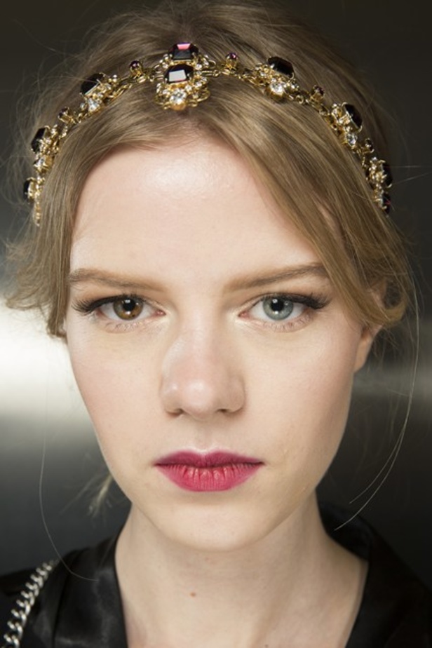 عندما تُكرّم دار Dolce & Gabbana الأم.. والعائلة!