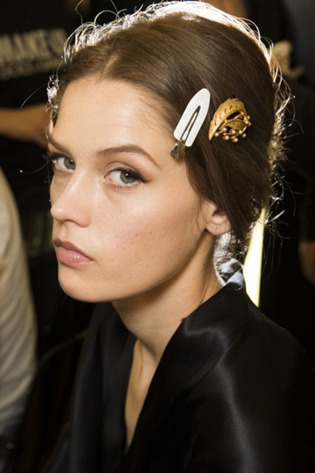 عندما تُكرّم دار Dolce & Gabbana الأم.. والعائلة!