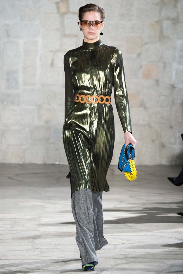 Loewe للمرأة العصرية والأنيقة