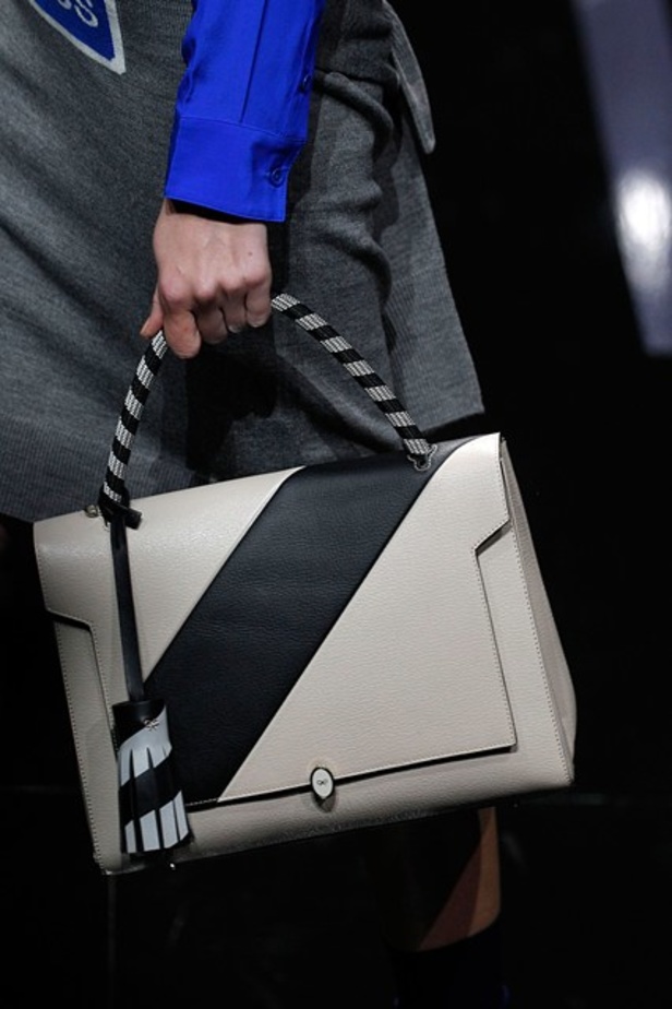 مجموعة Anya Hindmarch تراعي السلامة المرورية!