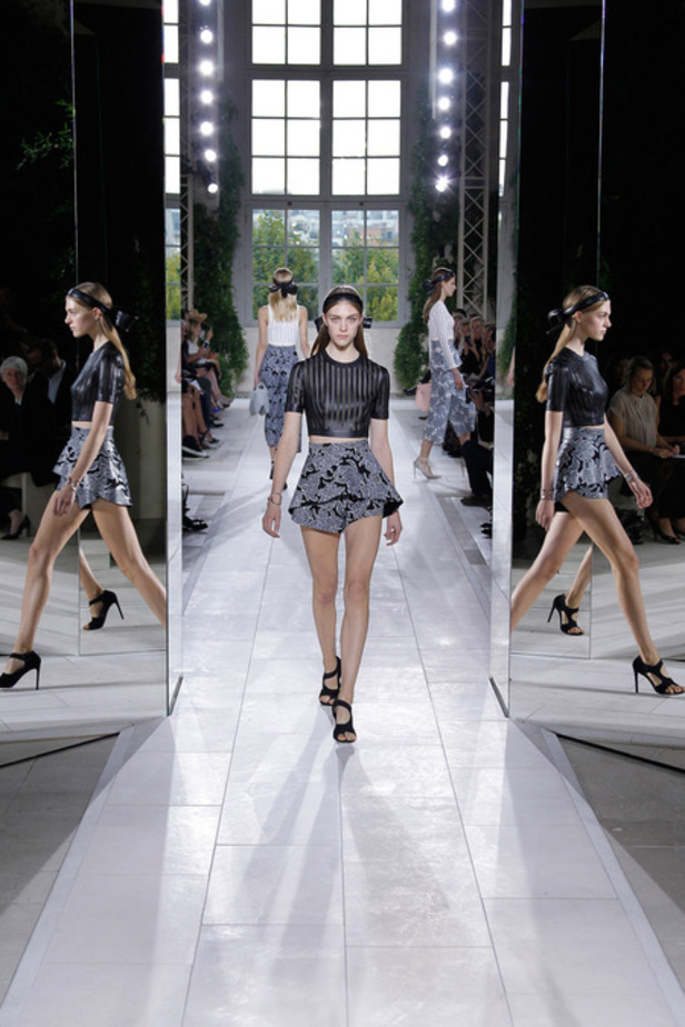 Balenciaga: البصمة فاتنة وهادئة