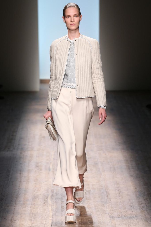 أناقة الربيع كلاسيكية مع SALVATORE FERRAGAMO