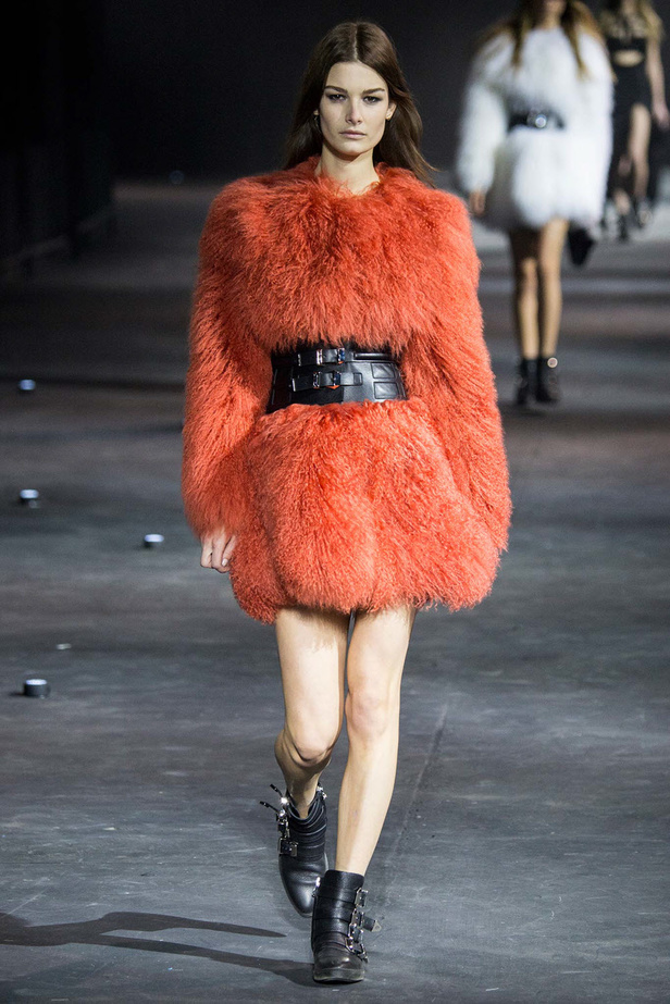 Philipp Plein يهدي مجموعته للإمرأة القوية!