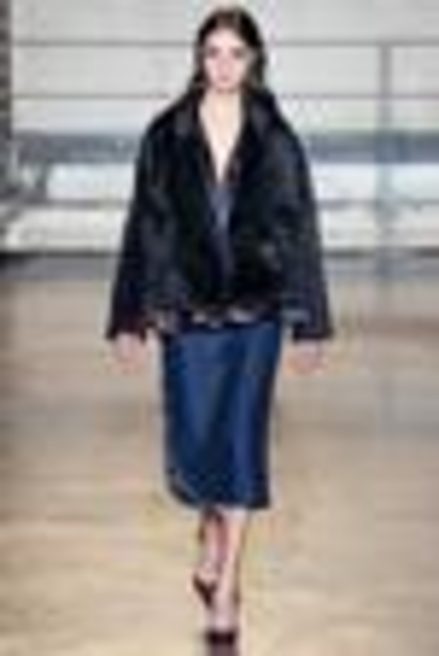 Rochas... أناقة مثيرة ينقصها الجمال