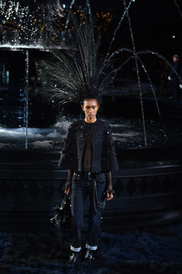 Louis Vuitton تودّع مارك جايكوبز في عرض استثنائي