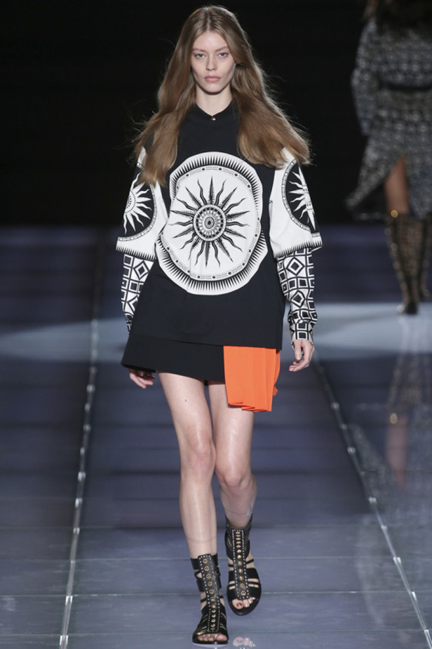 تخريمات دائرية ونقوش متداخلة في مجموعة FAUSTO PUGLISI