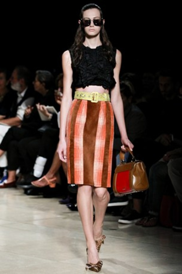 معاطف جلدية وسترات قصيرة في عرض  Miu Miu