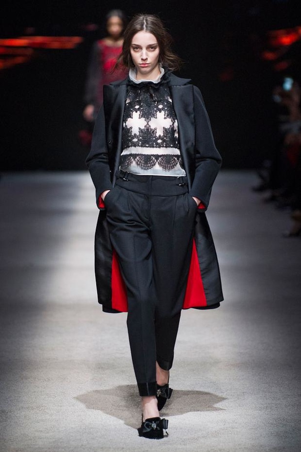 طلّة راقية في عالم التطريز مع Alberta Ferretti