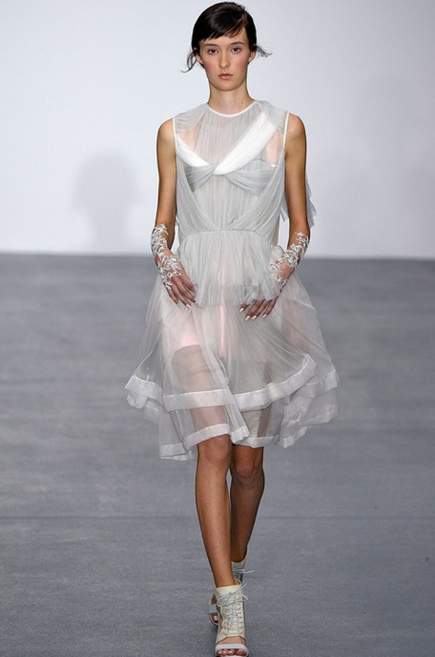 مجموعة Bora Aksu لربيع و صيف 2016