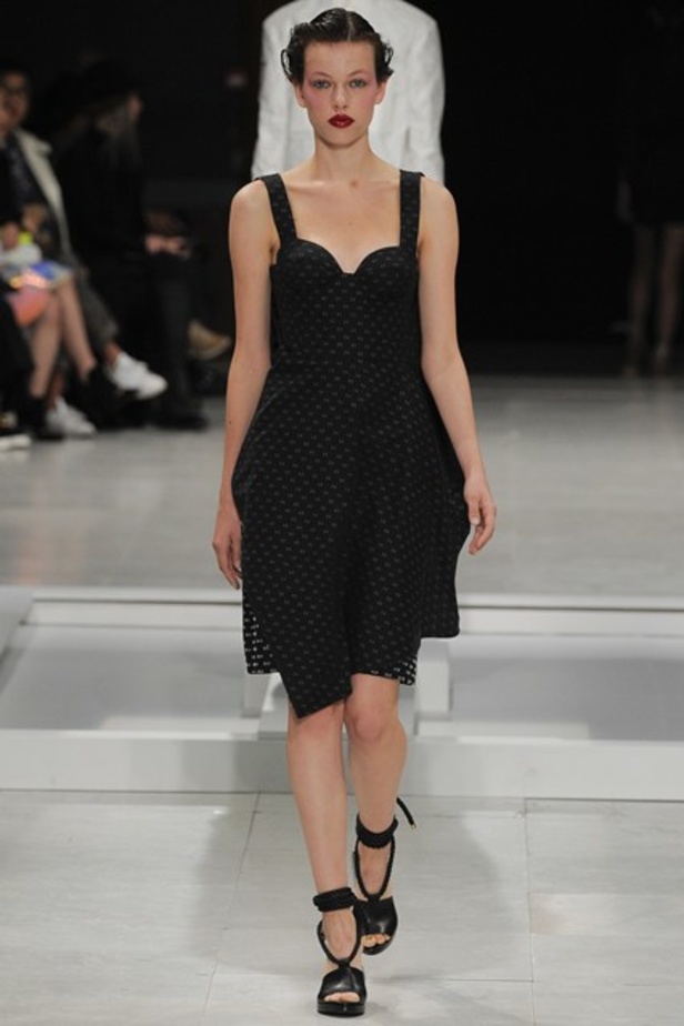 مجموعة Chalayan لربيع و صيف 2016