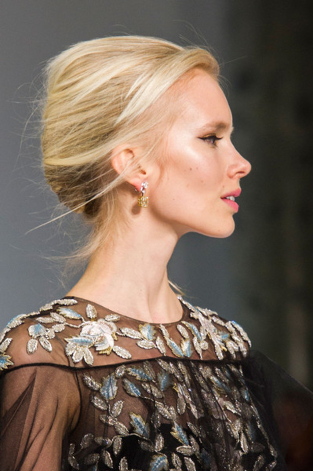 عرض "رالف أند روسو" للأزياء الفاخرة لربيع وصيف 2016