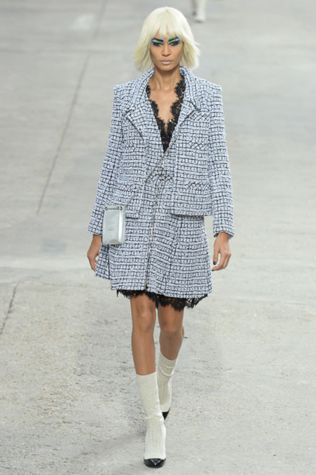 Chanel ترسم موضة الموسم