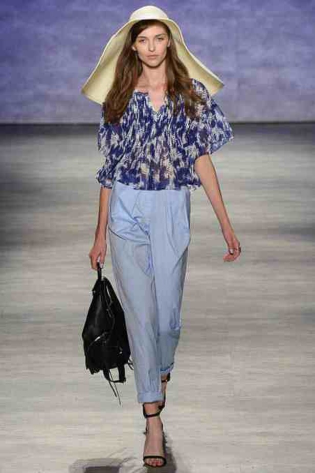 مع ربيع Rebecca Minkoff تمسكي بآخر خيوط الفرحة