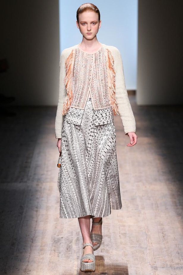 أناقة الربيع كلاسيكية مع SALVATORE FERRAGAMO