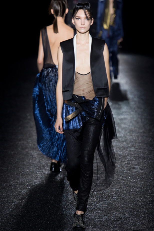 Haider Ackermann تفاصيل غنية لامرأة قوية