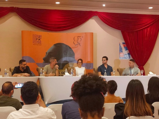 Roland Mouret: تصاميم جذابة لسهراتك الطويلة..